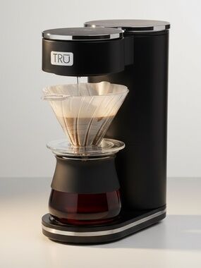 Black Pour-Over Coffee Brewer - Single Serve Dripper